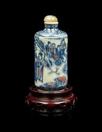 A Chinese Copper Red and Underglaze Blue Porcelain Snuff Bottle