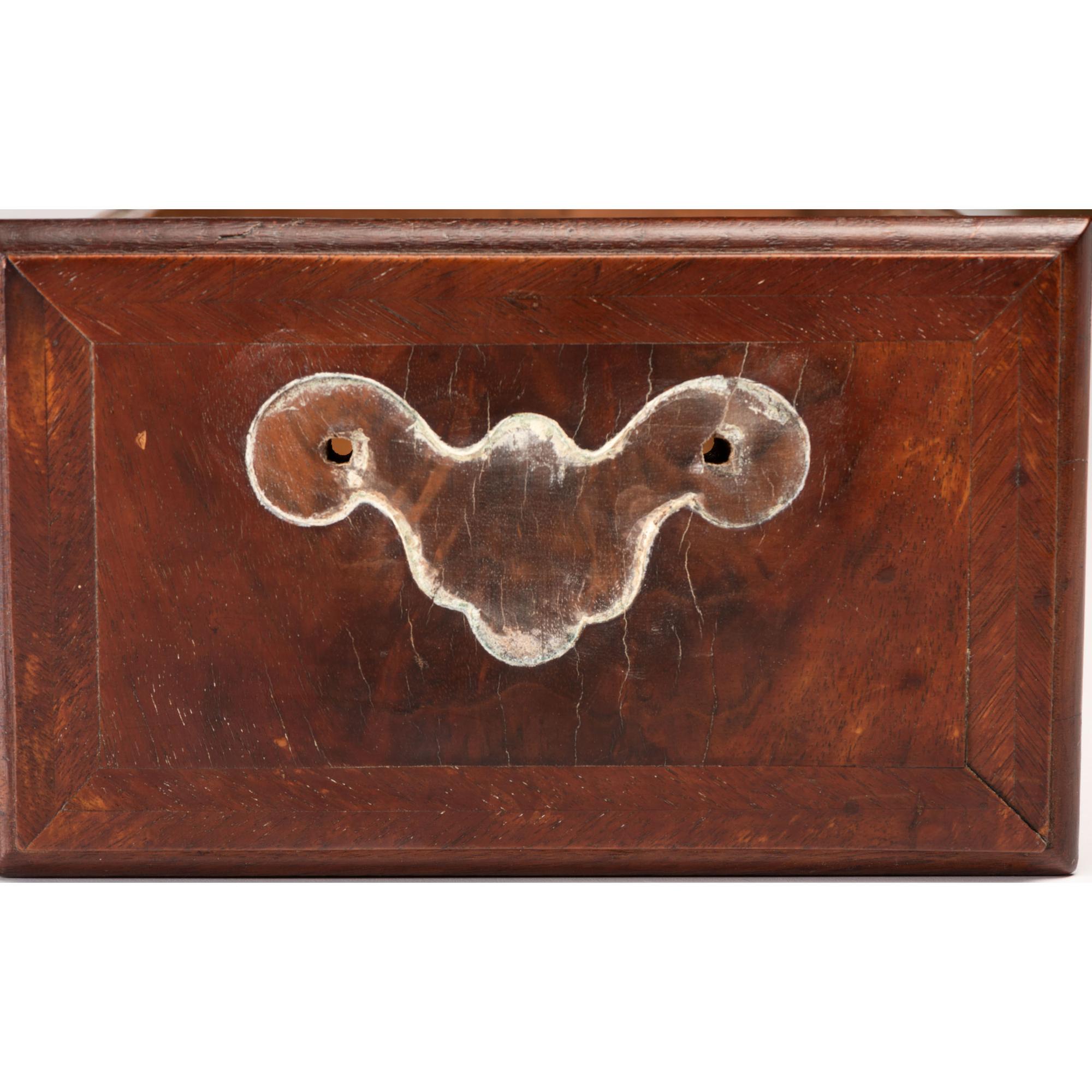 A Fine and Rare Queen Anne Veneered and Shell-Carved Walnut Dressing Table
