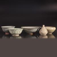 Six Vietnamese, Burmese, and Thai Ceramic Wares, 13th-16th Century and Later — 十三-十六世紀及更晚 越南、緬甸及泰國瓷一組六件