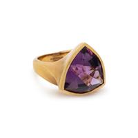 ANGELA CUMMINGS, YELLOW GOLD AND AMETHYST RING