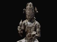 A rare Chinese patinated bronze figure of Guanyin, Yunnan, 12th to 14th century 珍罕銅加漆觀音像及底座 雲南大理 十二至十四世紀