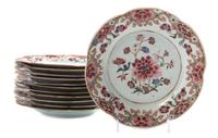 A Set of Twelve Chinese Export Porcelain Plates, Diameter 8 3/4 inches.