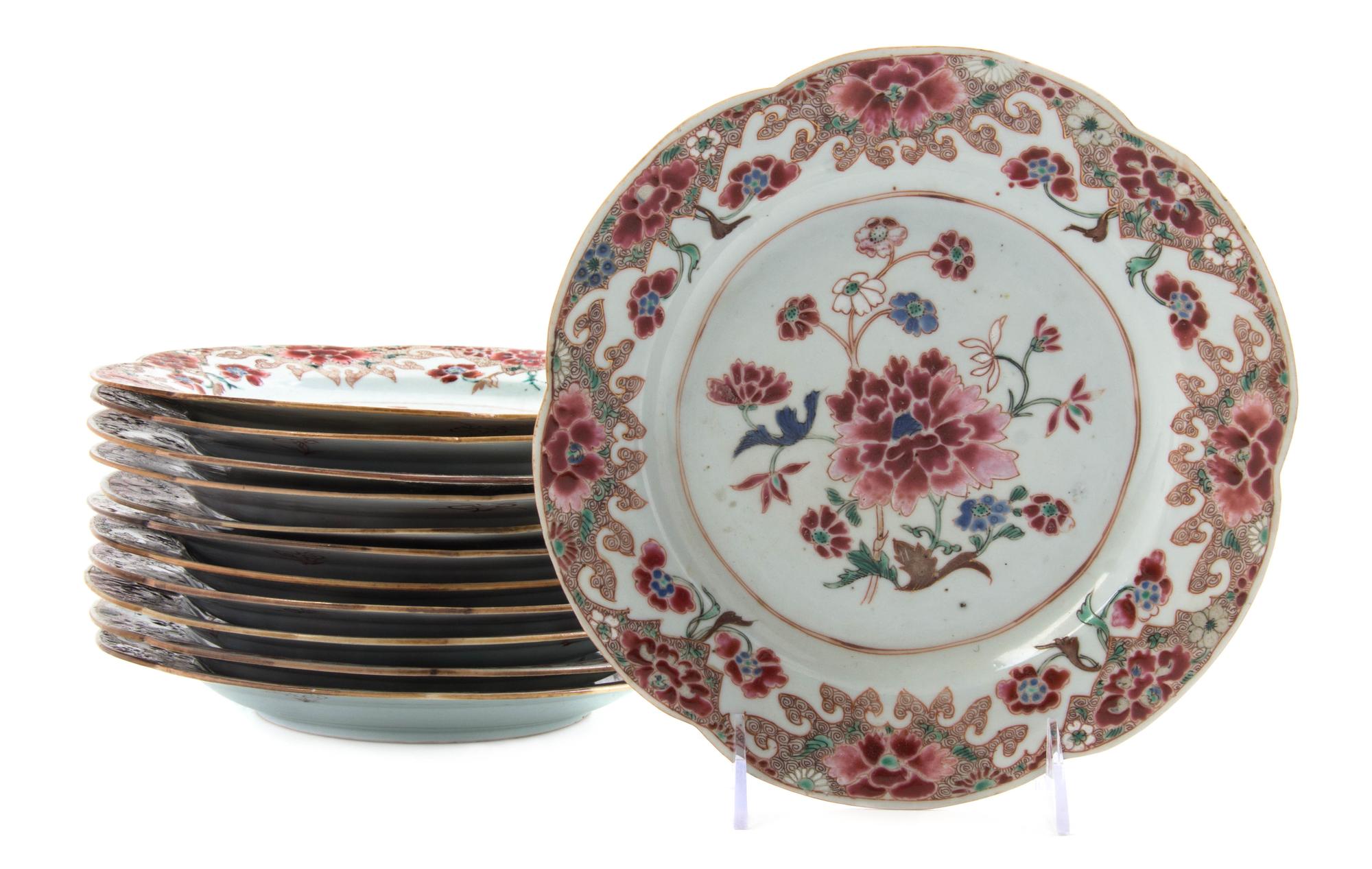 A Set of Twelve Chinese Export Porcelain Plates, Diameter 8 3/4 inches.