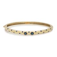 YELLOW GOLD AND SAPPHIRE BANGLE BRACELET