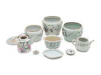 Six Chinese Famille Rose Porcelain Articles
