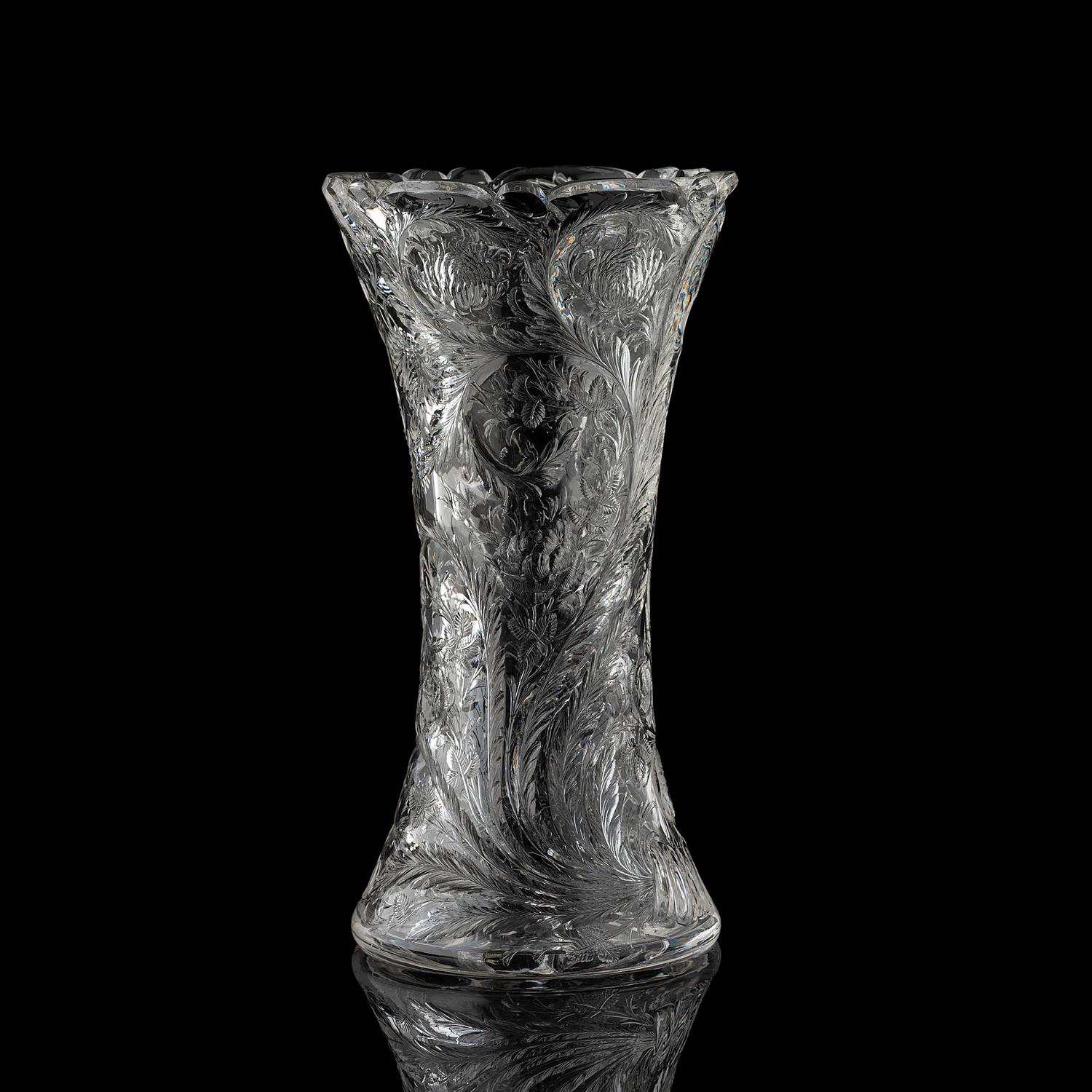 An Intaglio-Cut Copper Wheel-Polished Glass Vase