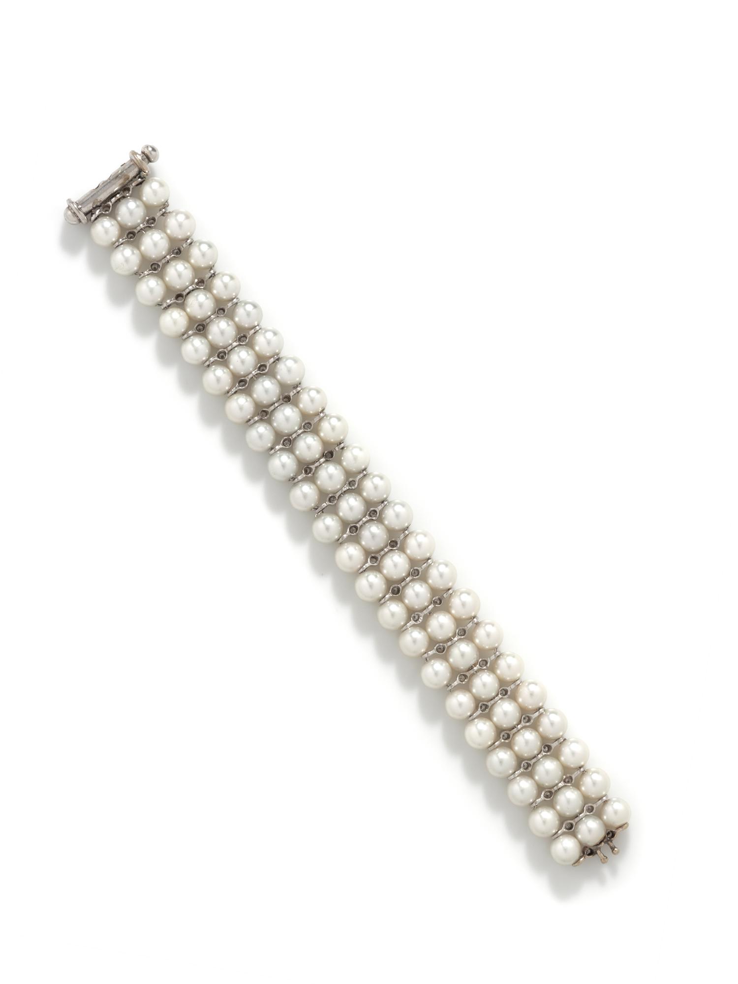 CULTURED PEARL AND DIAMOND BRACELET