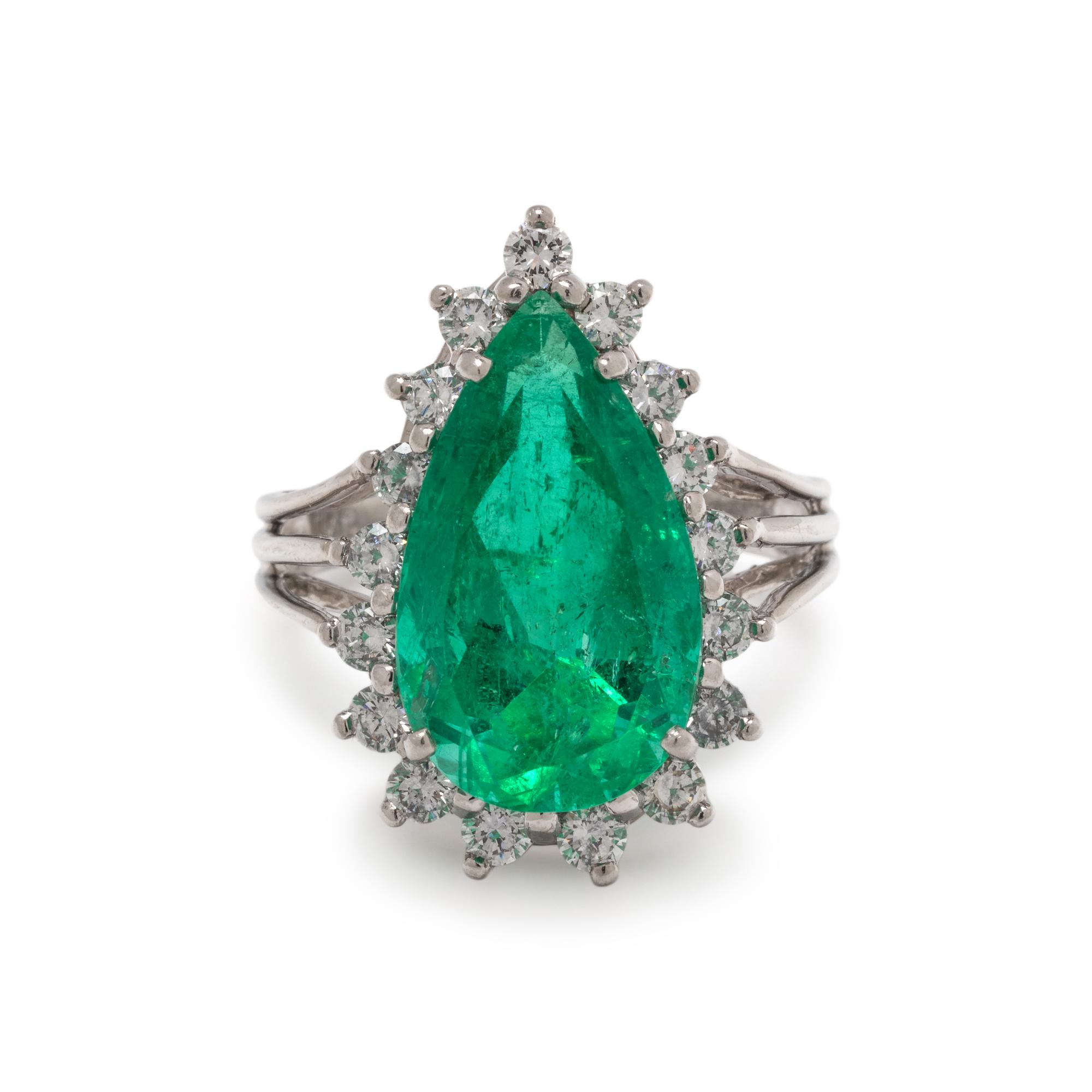 EMERALD AND DIAMOND RING