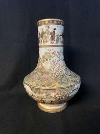 A finely-decorated Satsuma-type vase, Okamoto Ryozan 日本萨摩烧风格瓷瓶 亮山造 Meiji period ??