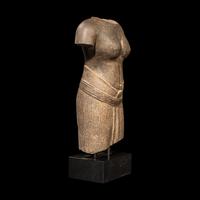 A Khmer Grey Sandstone Torso of Uma, Baphuon Period, 11th Century 十一世紀 吳哥窟 巴普昂寺灰砂岩女神像