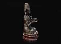 A rare Chinese patinated bronze figure of Guanyin, Yunnan, 12th to 14th century 珍罕銅加漆觀音像及底座 雲南大理 十二至十四世紀