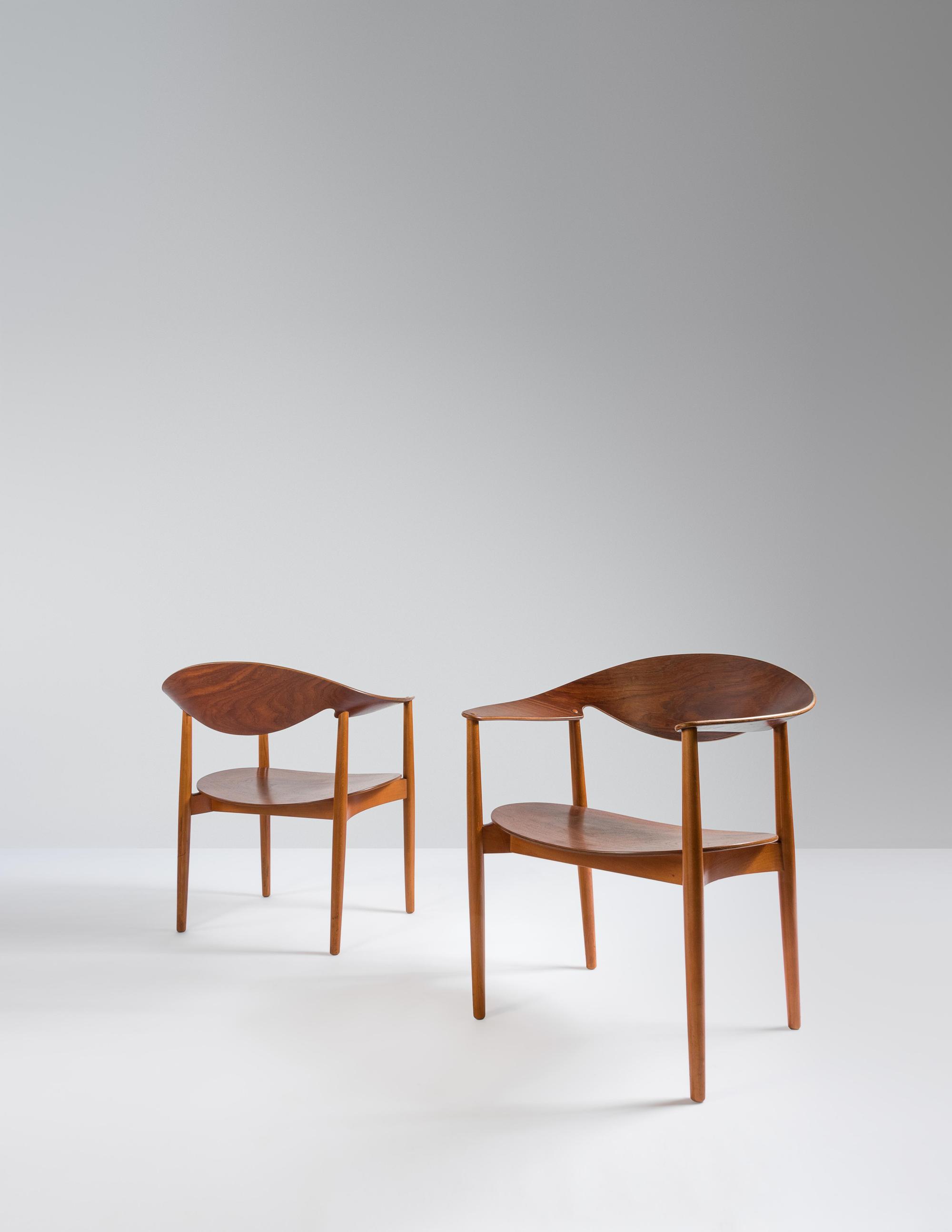 Pair of Metropolitan Chairs Fritz Hansen, Denmark