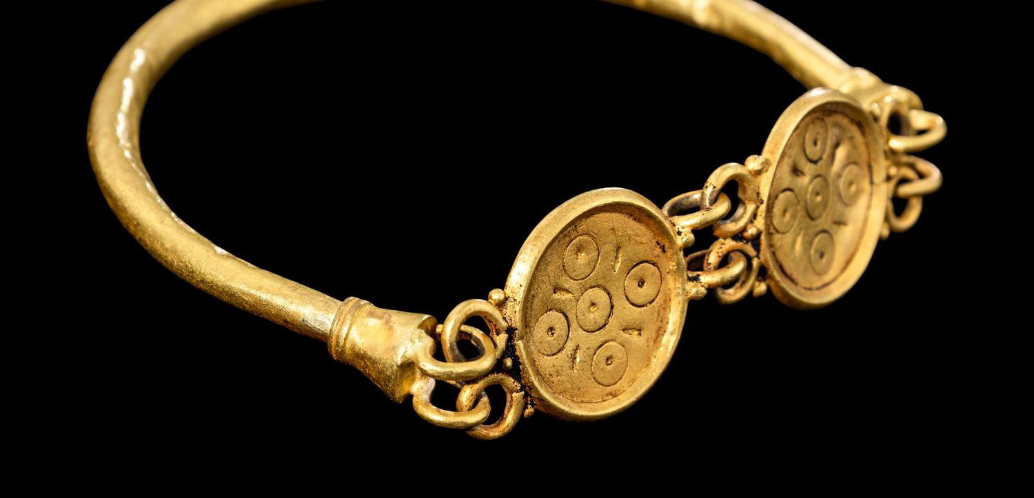 A Byzantine Gold Bracelet