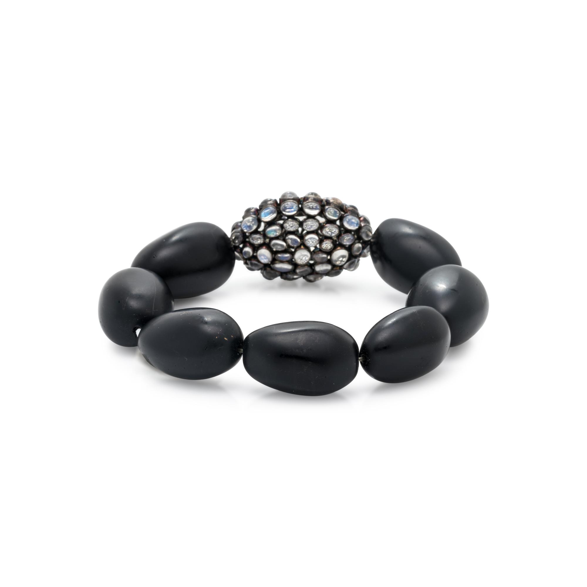 BLACK HARDSTONE AND MOONSTONE BEAD BRACELET