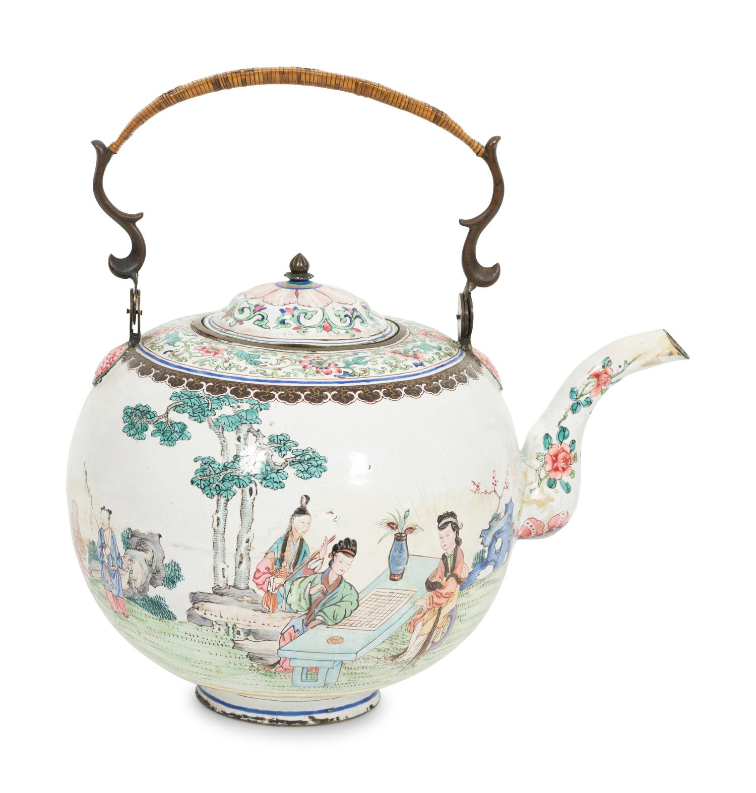A Large Chinese Peking Enamel Teapot