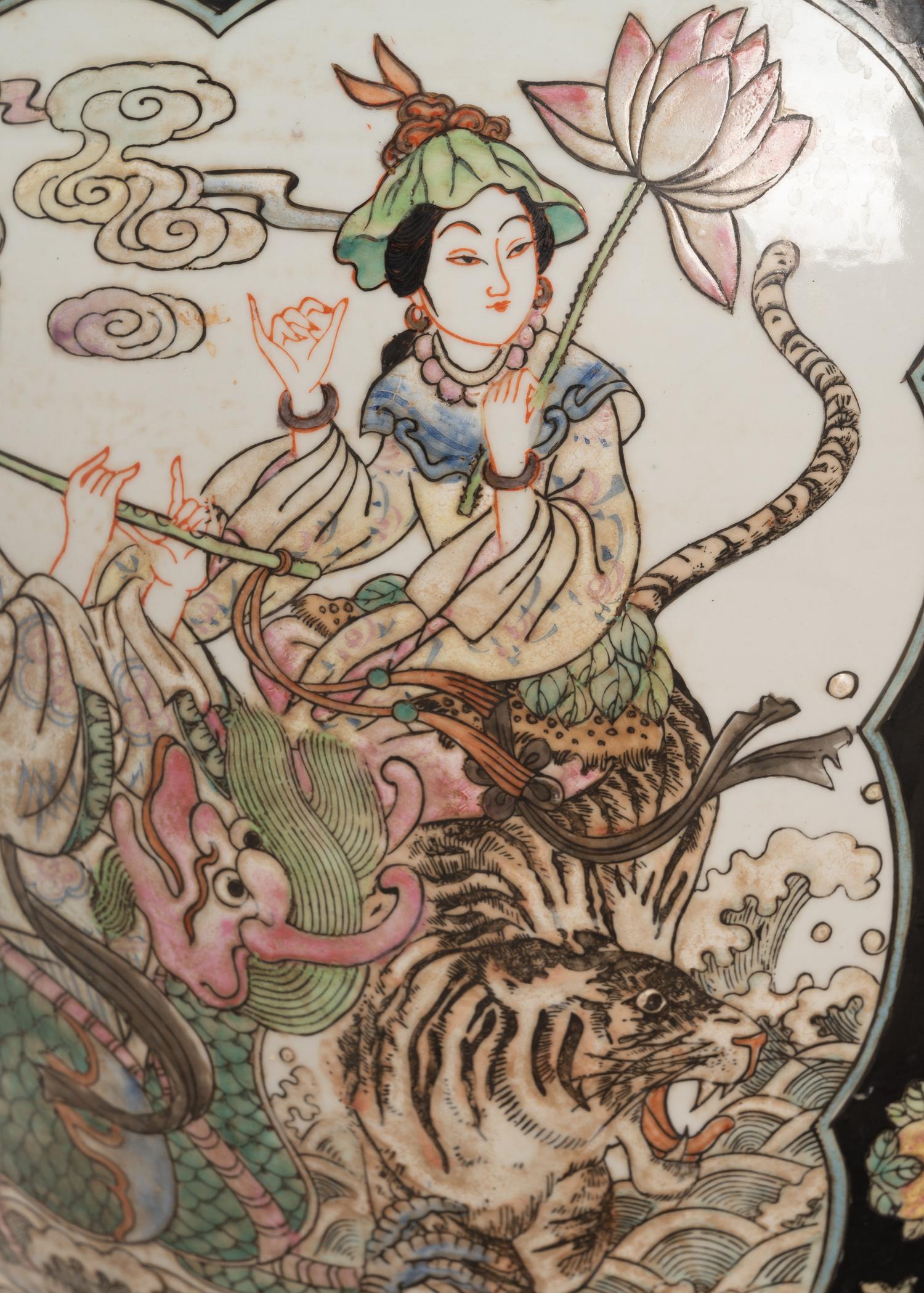 A Chinese Enameled Porcelain Jardinière