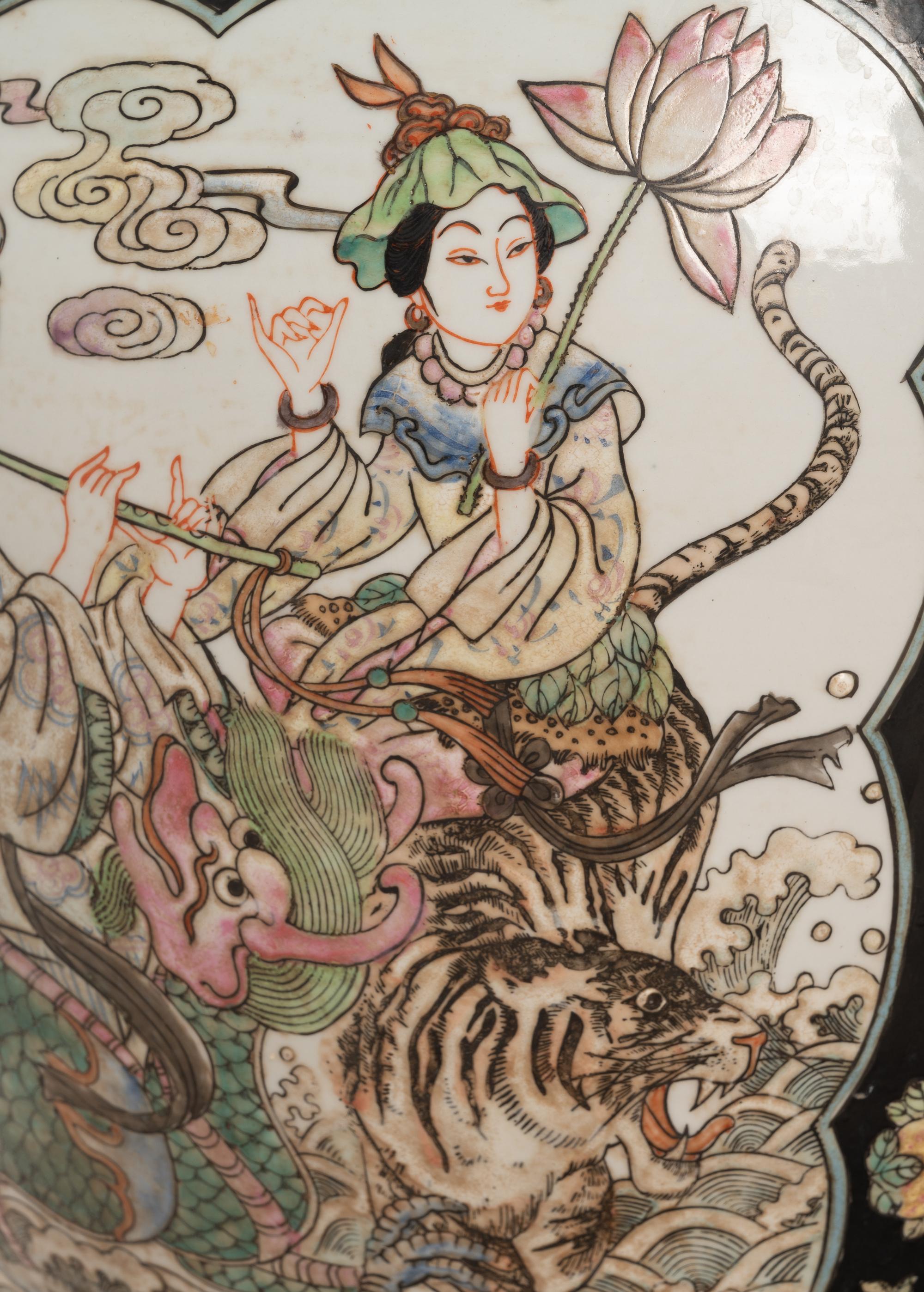 A Chinese Enameled Porcelain Jardinière