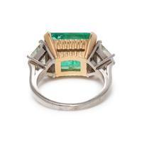 EMERALD AND DIAMOND RING