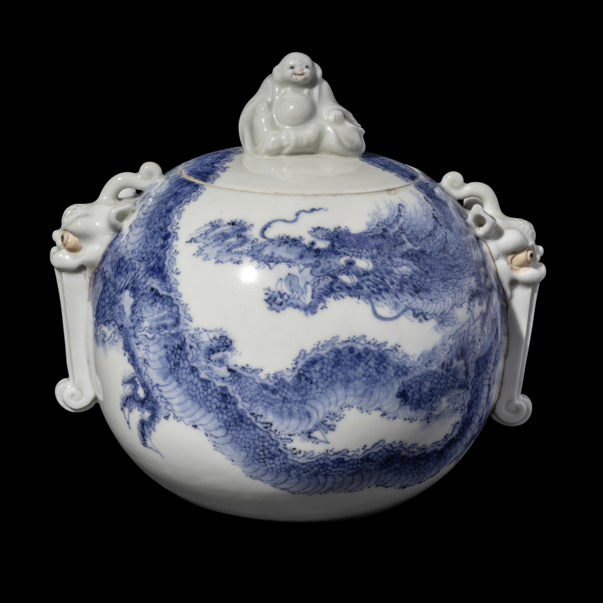 A Japanese Hirado Blue and White Covered Jar