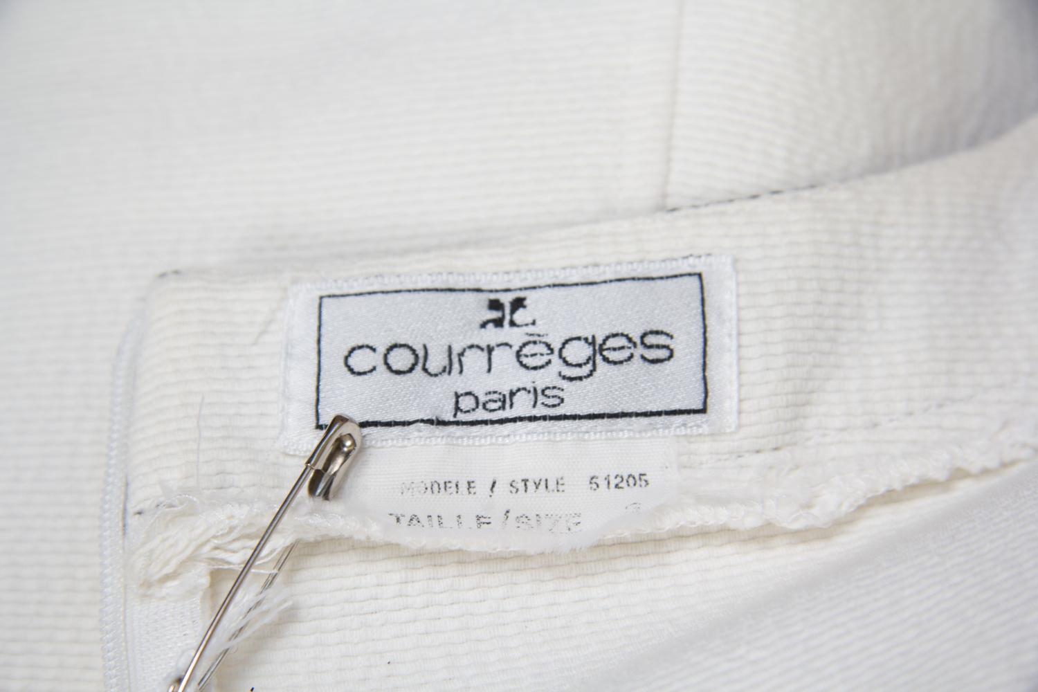 A Courreges White Short Sleeve Dress, Size 8.