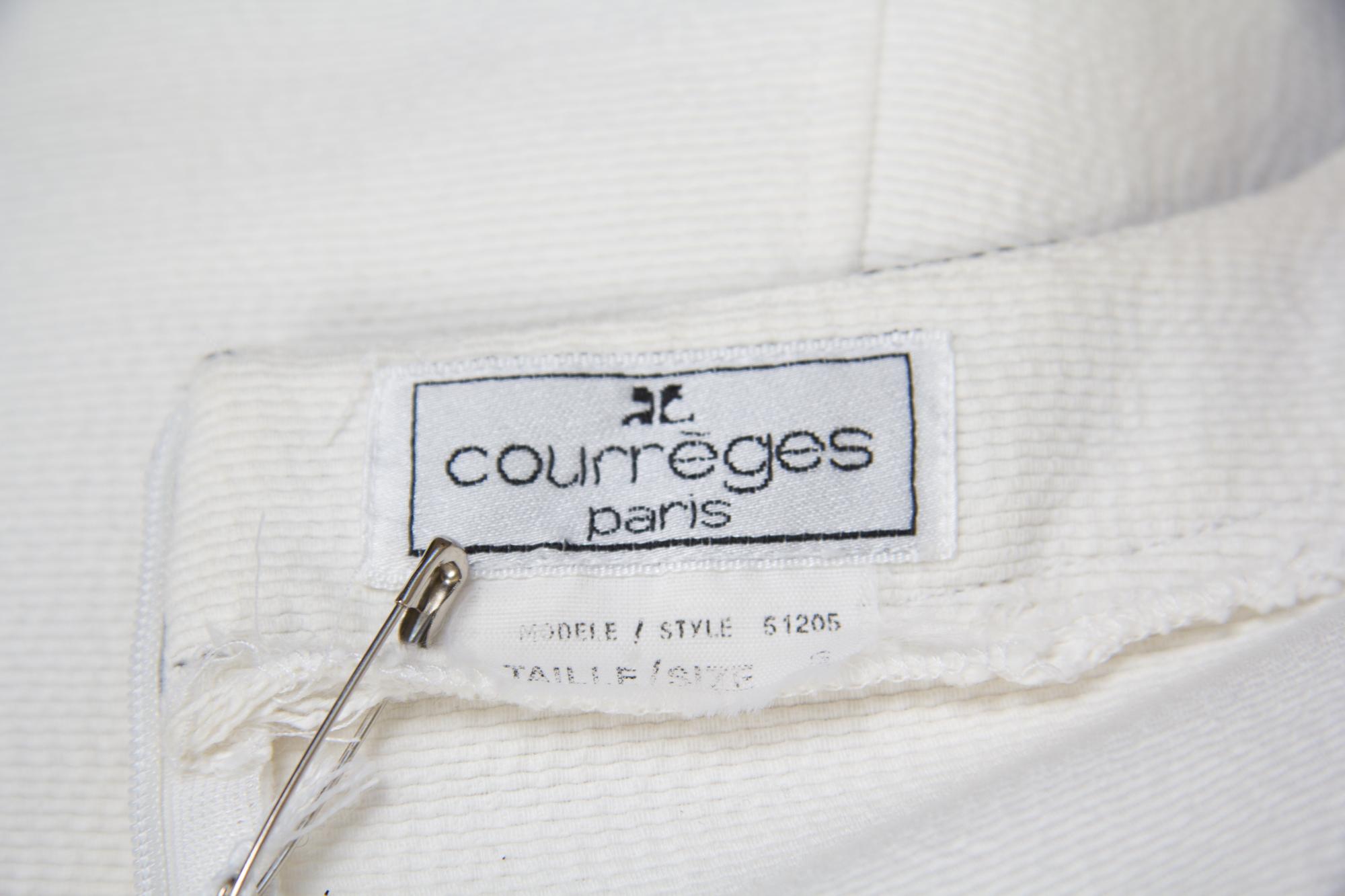 A Courreges White Short Sleeve Dress, Size 8.