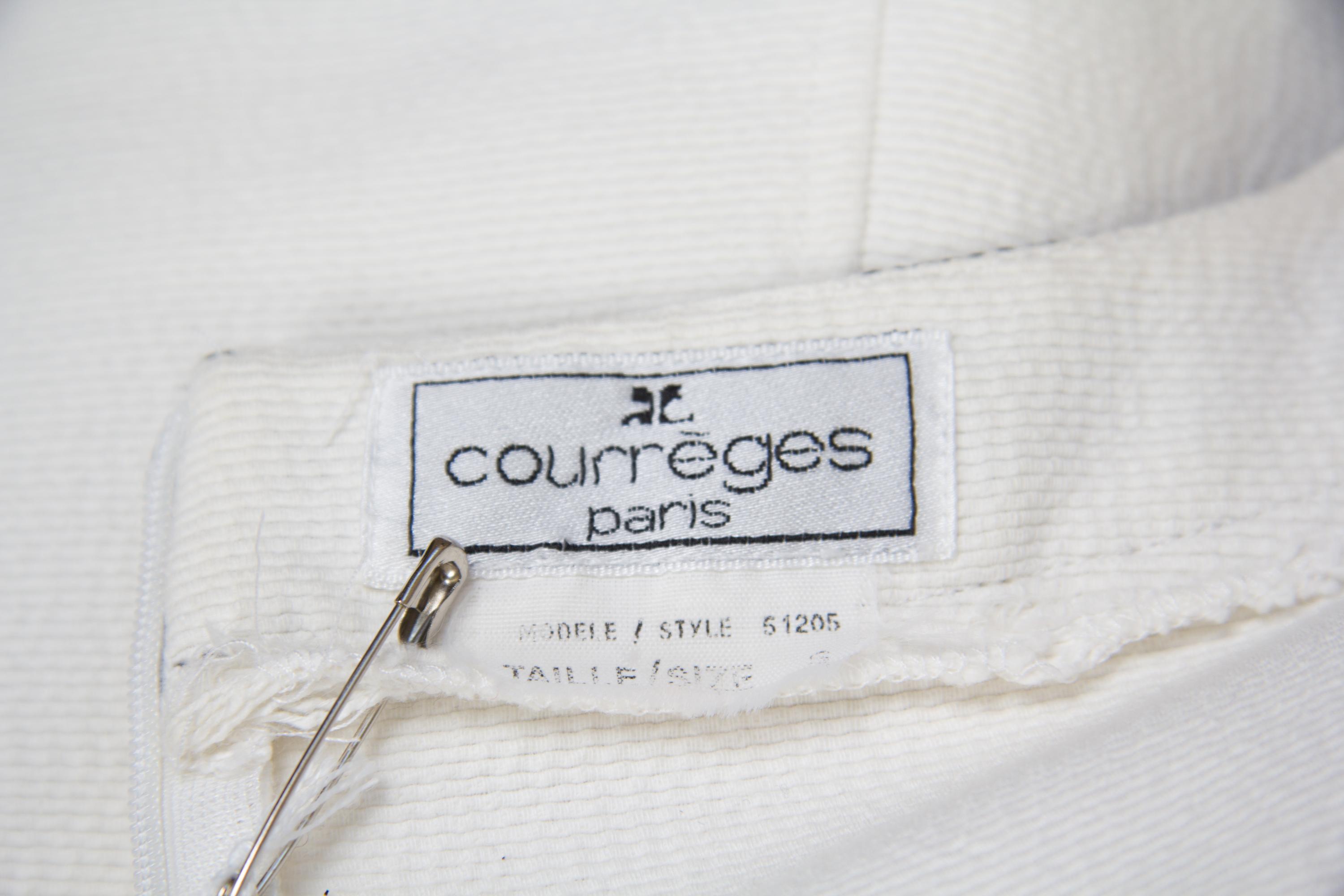 A Courreges White Short Sleeve Dress, Size 8.