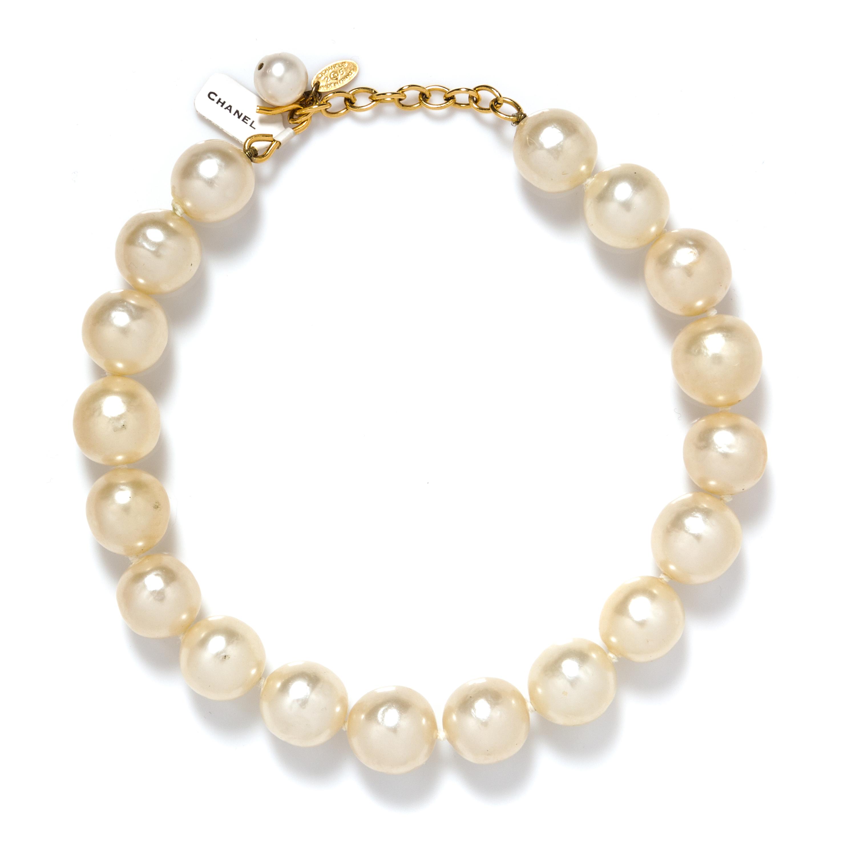 A Chanel Faux Pearl Choker Necklace,