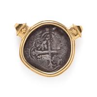 YELLOW GOLD AND COIN PENDANT