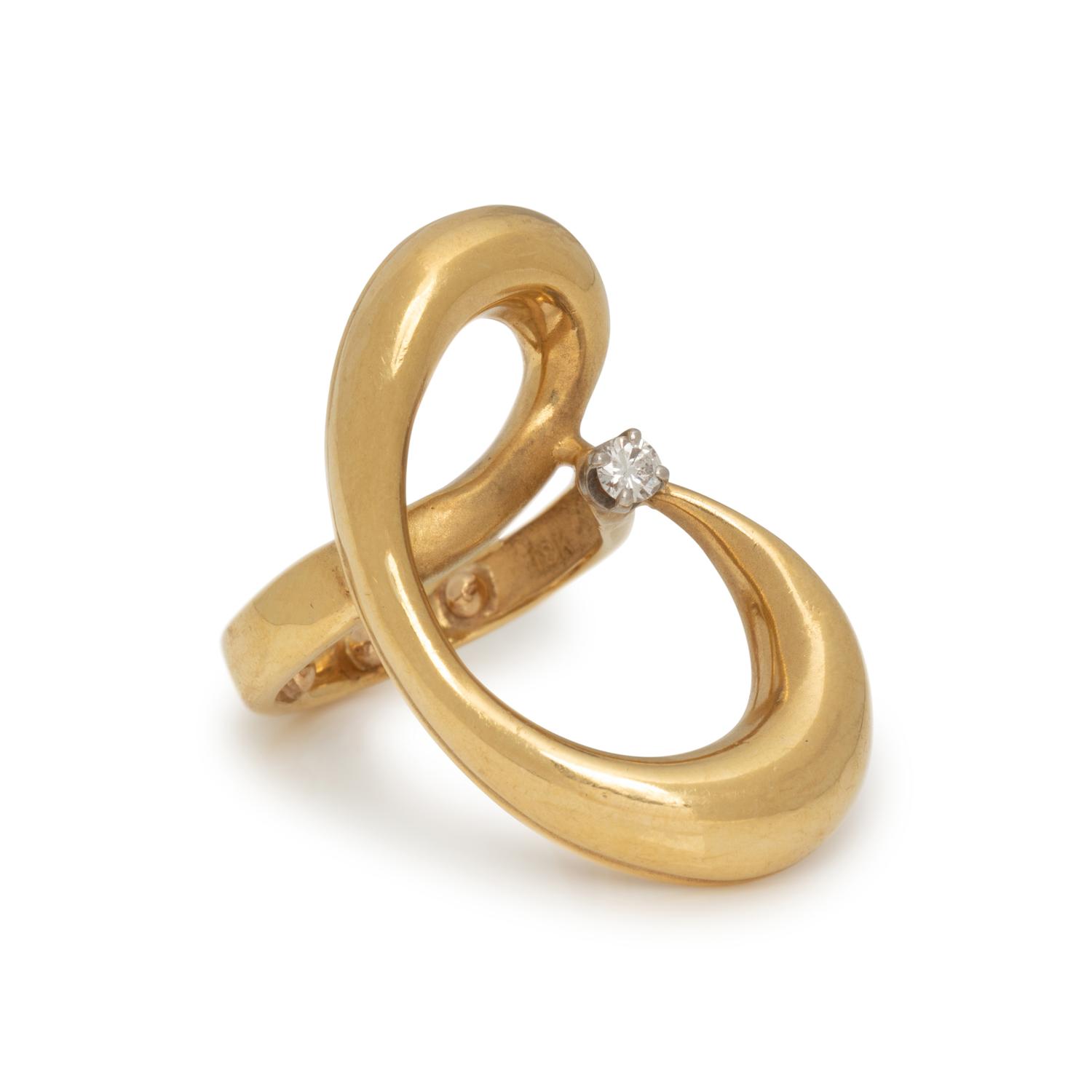 COLLECTION OF GOLD JEWELRY