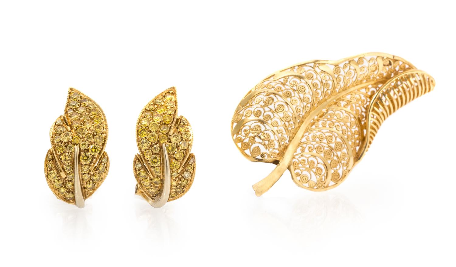 A Pair of 18 Karat Yellow Gold and Colored Diamond Earclips, 12.90 dwts.
