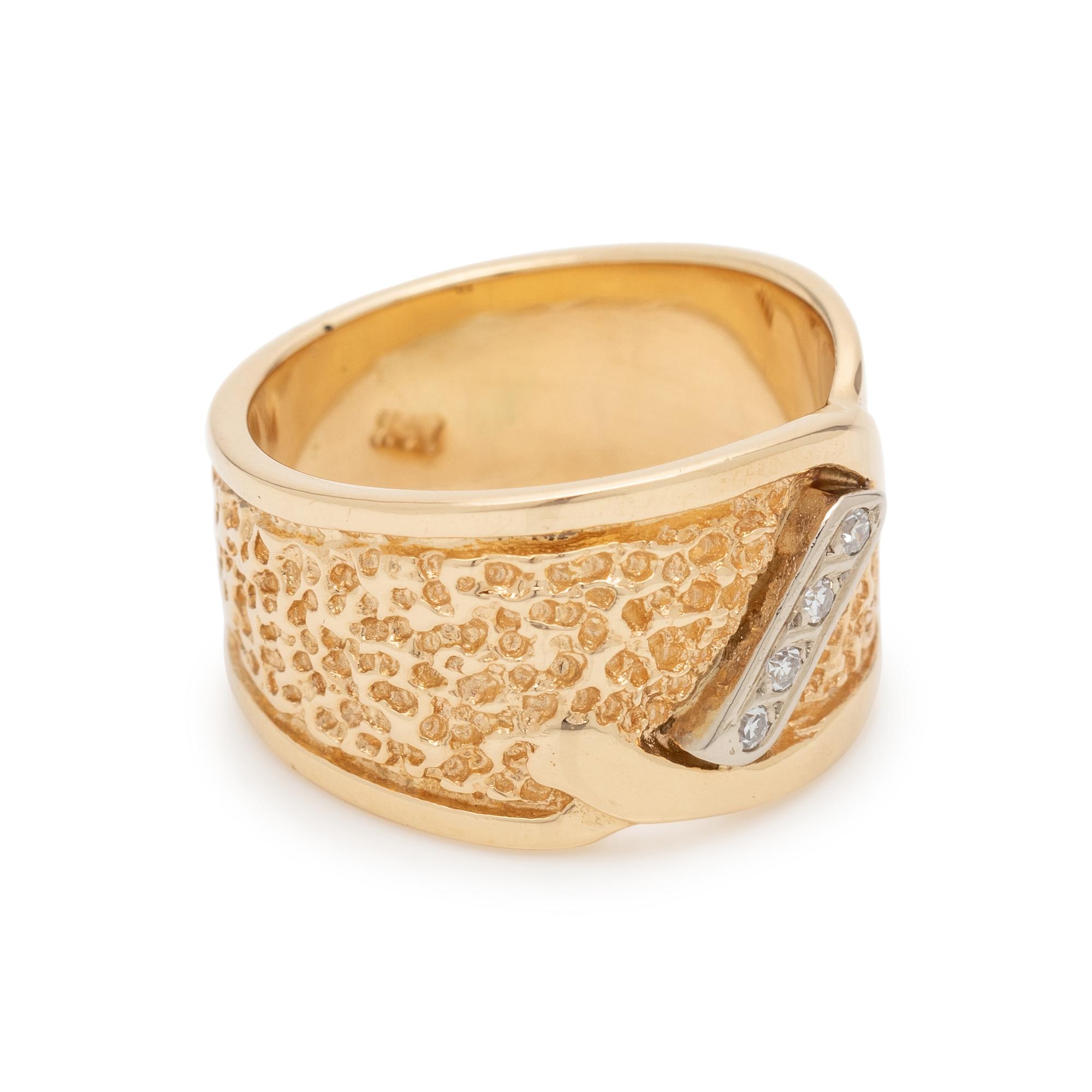 YELLOW GOLD AND DIAMOND RING