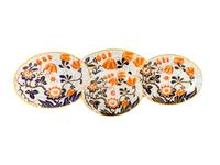 A Group of Four English Imari Palette Porcelain Graduated Oval Platters — LATE 18TH/EARLY 19TH CENTURY