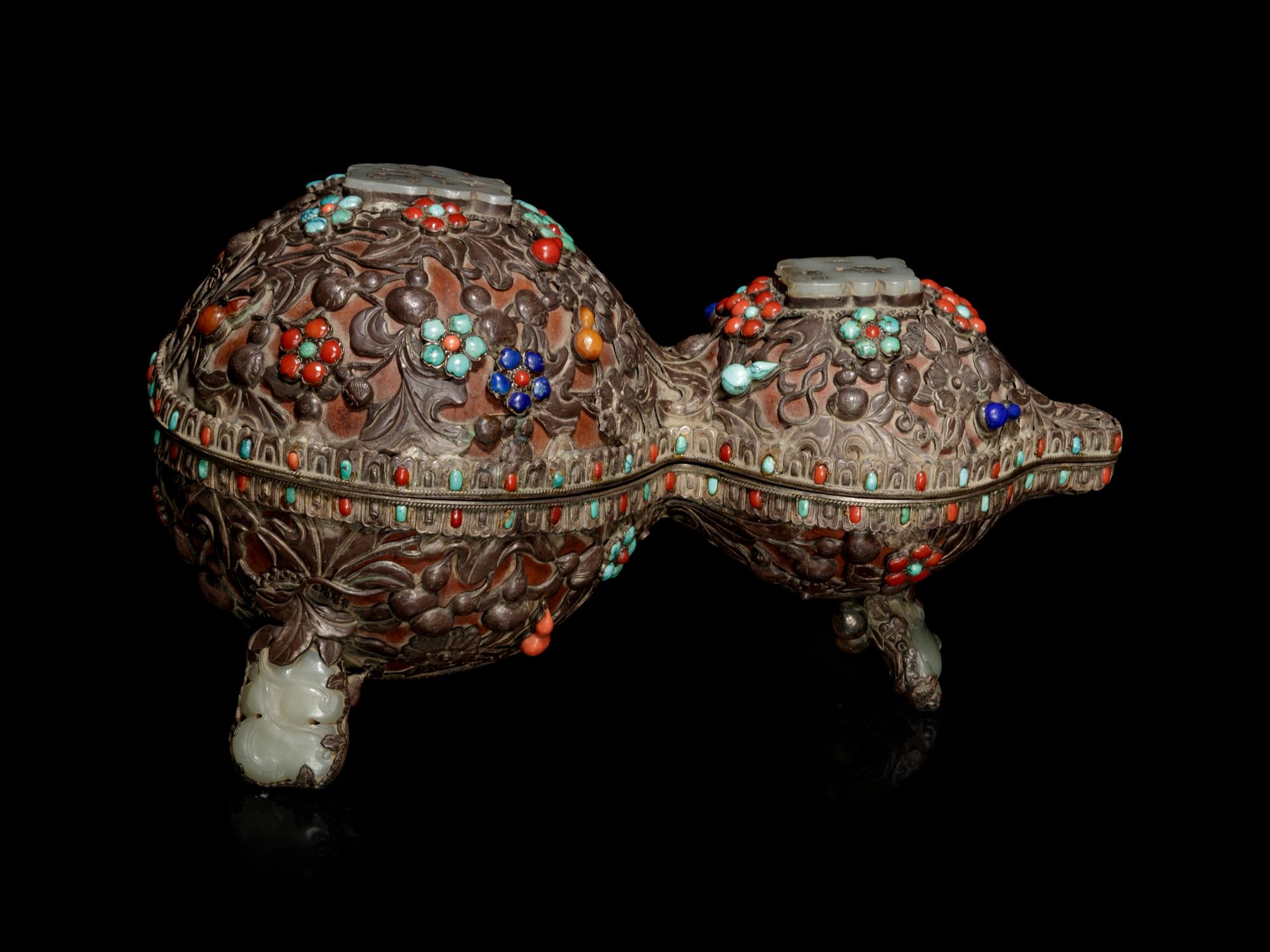 A Jade and Hardstone Embellished Silver Mounted Gourd Covered Box