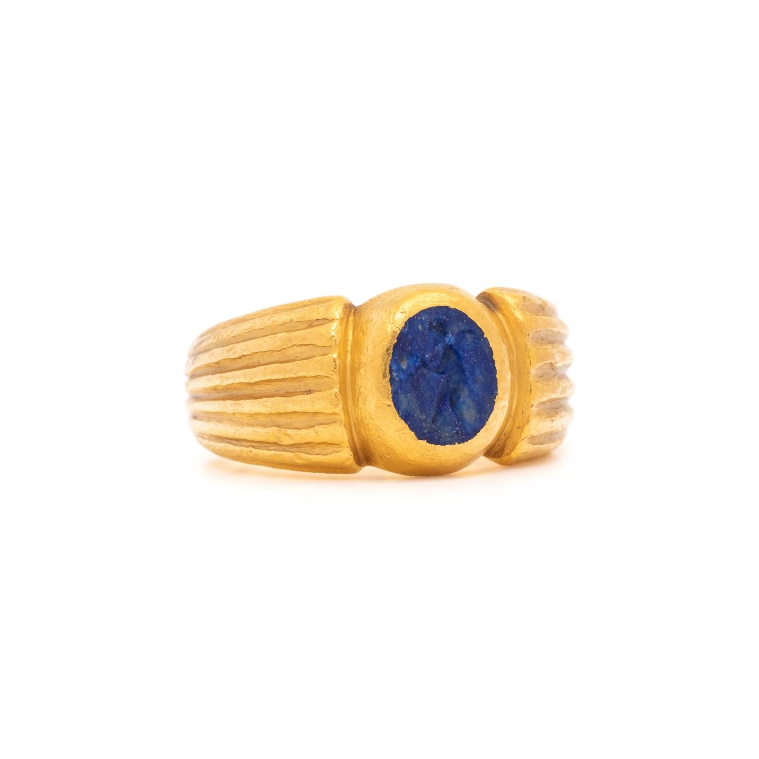 HIGH KARAT YELLOW GOLD AND LAPIS LAZULI INTAGLIO RING