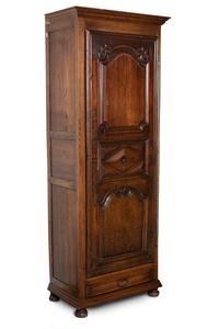 A French Provincial Oak Linen Cabinet