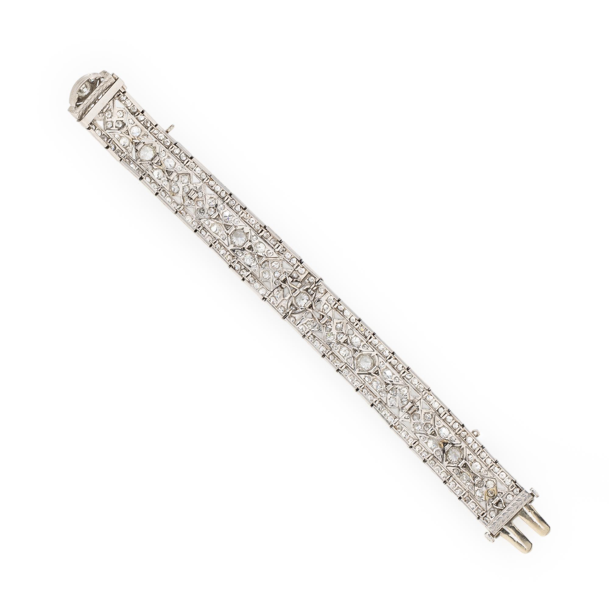 ART DECO, DIAMOND AND PLATINUM BRACELET