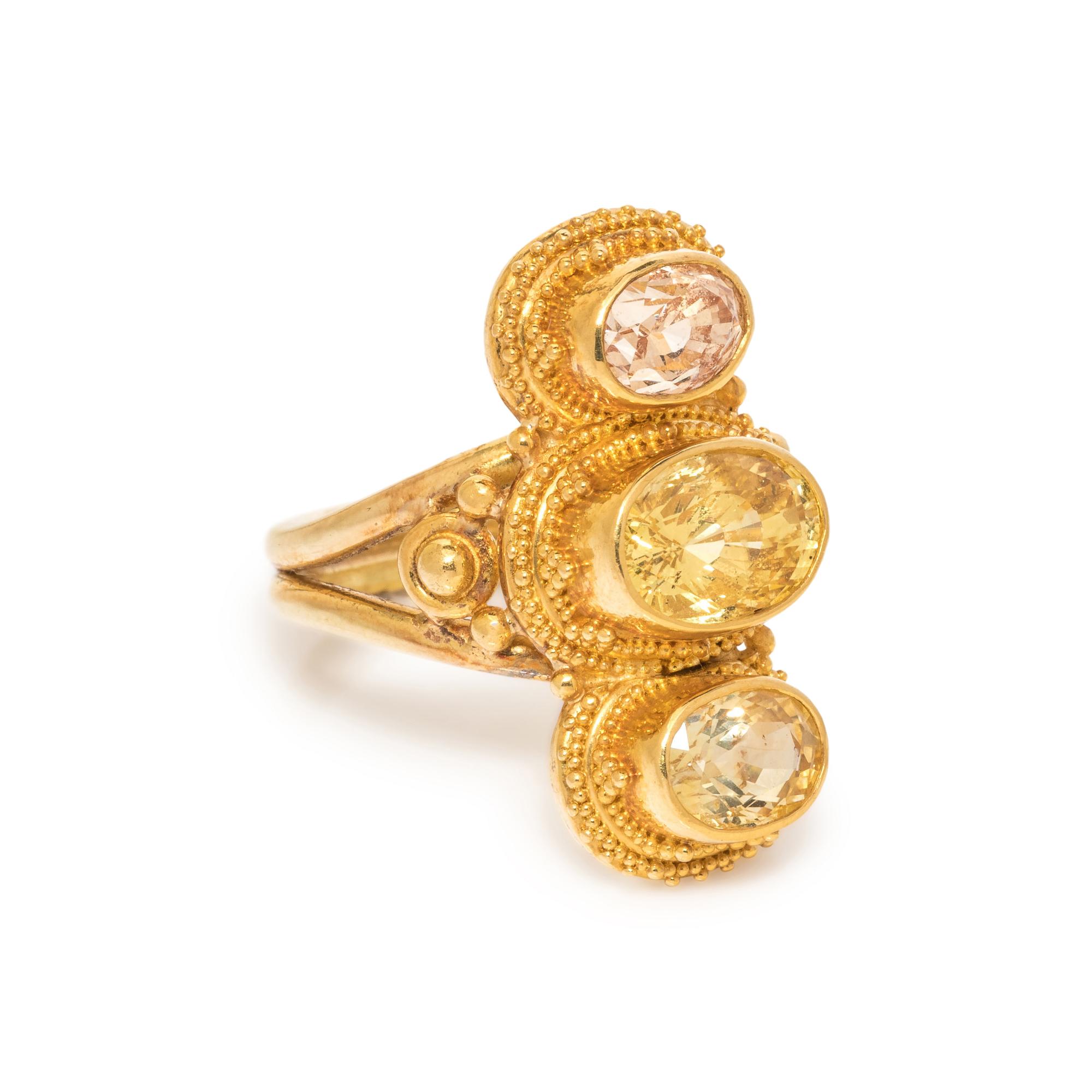 LUNA FELIX GOLDSMITH, YELLOW GOLD AND COLORED SAPPHIRE RING