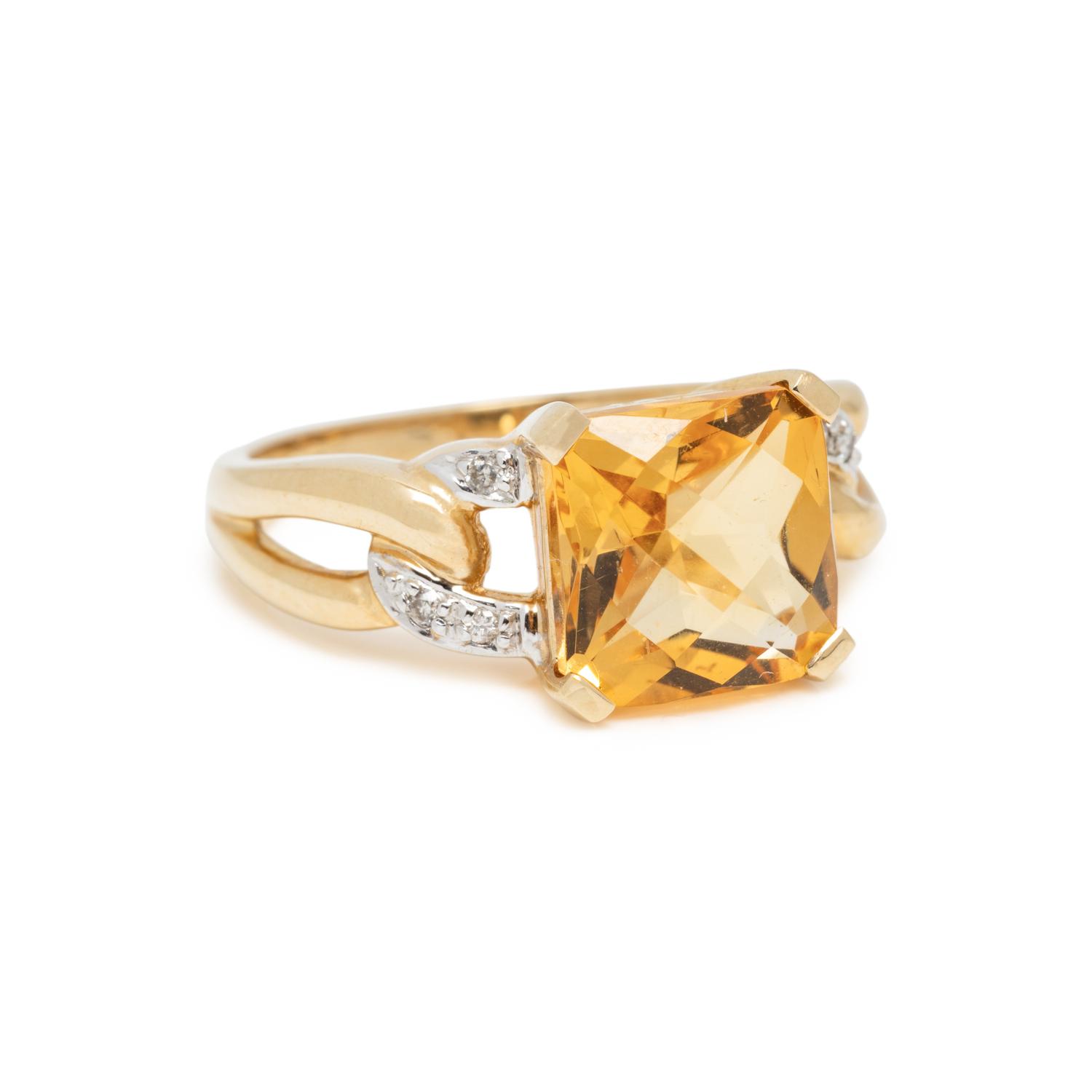 COLLECTION OF YELLOW GOLD AND CITRINE JEWELRY