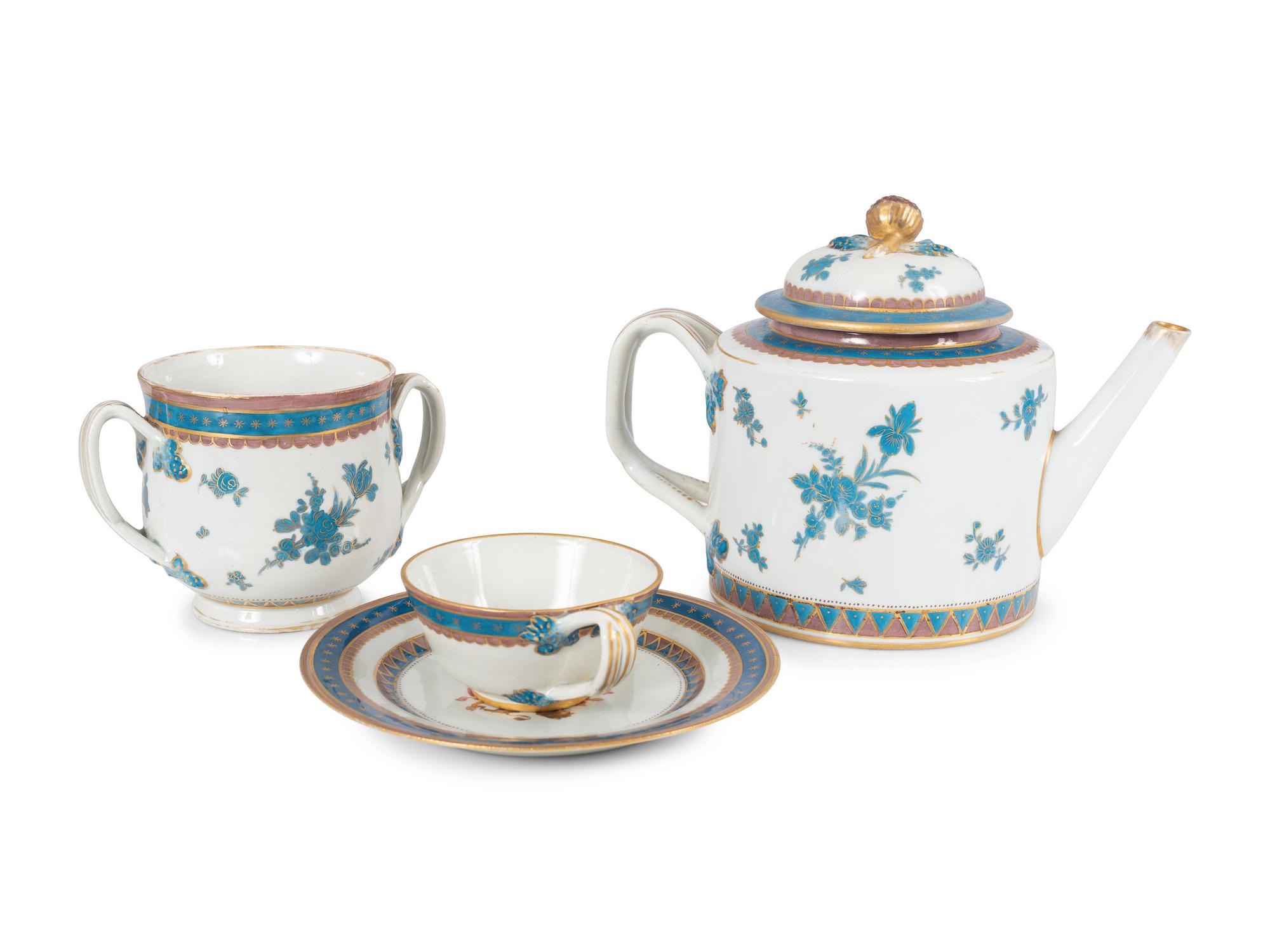 A Samson et Cie Parcel Gilt and Armorial Decorated Part Dinner Service