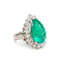 EMERALD AND DIAMOND RING