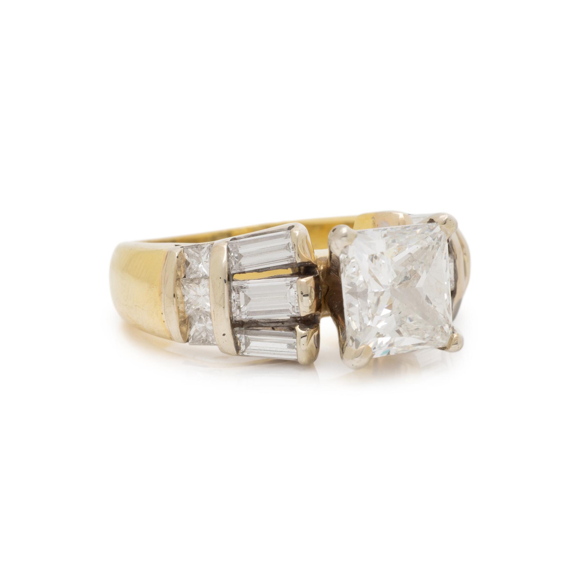 PRINCESS CUT DIAMOND AND YELLOW GOLD RING