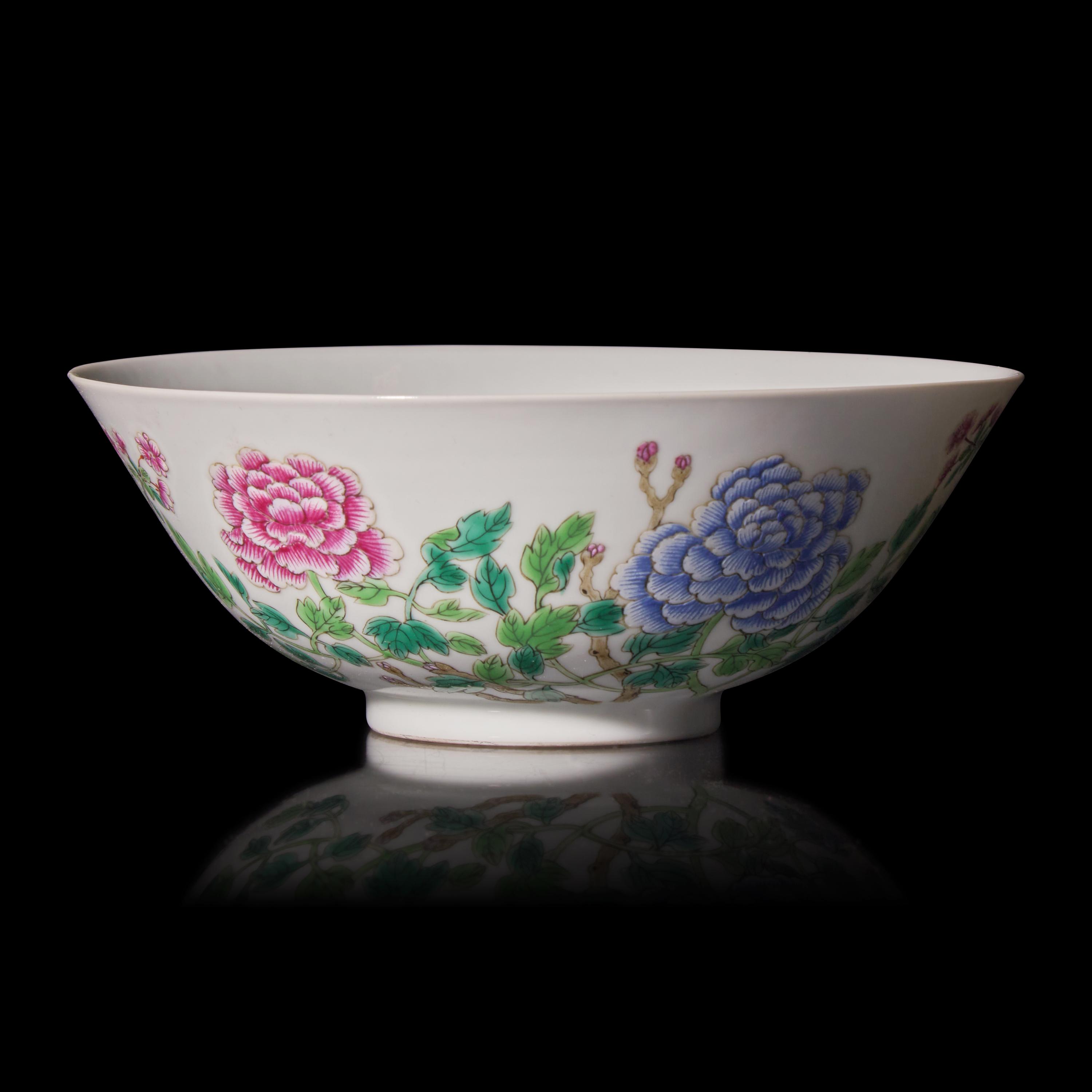A Chinese Famille Rose Porcelain 'Peony' Bowl, 19th Century — 晚清 粉彩牡丹圖碗