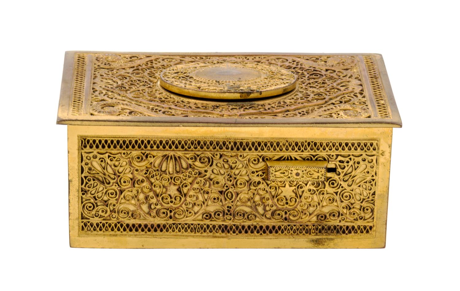 A German Gilt Filigree Singing Bird Automaton Box Width 4 1/4 inches.