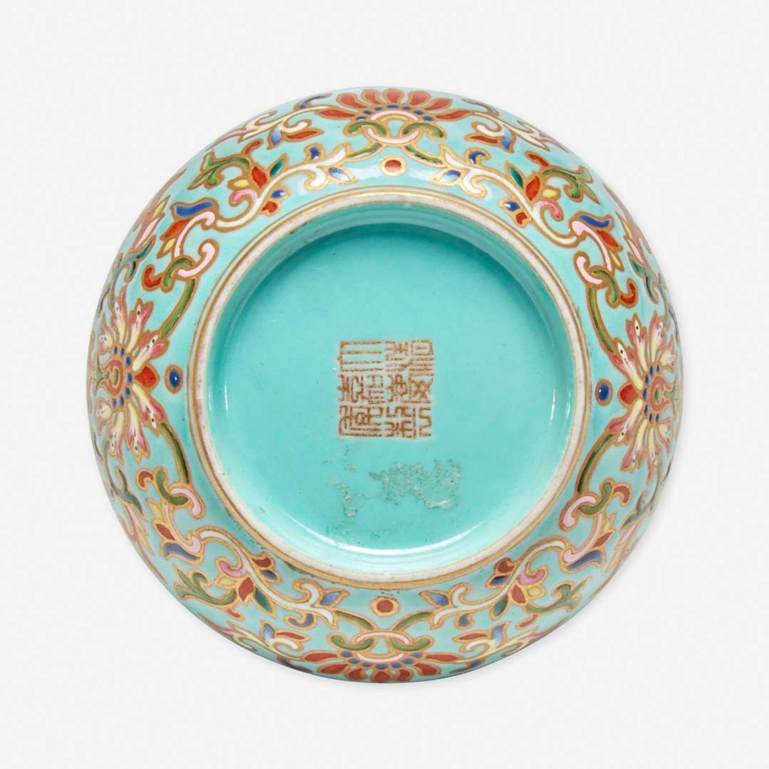 A Chinese enameled porcelain faux cloisonné seal paste box and cover 珐琅彩带盖印泥盒 Six-character Jiaqing seal mark ?????