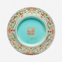 A Chinese enameled porcelain faux cloisonné seal paste box and cover 珐琅彩带盖印泥盒 Six-character Jiaqing seal mark ?????