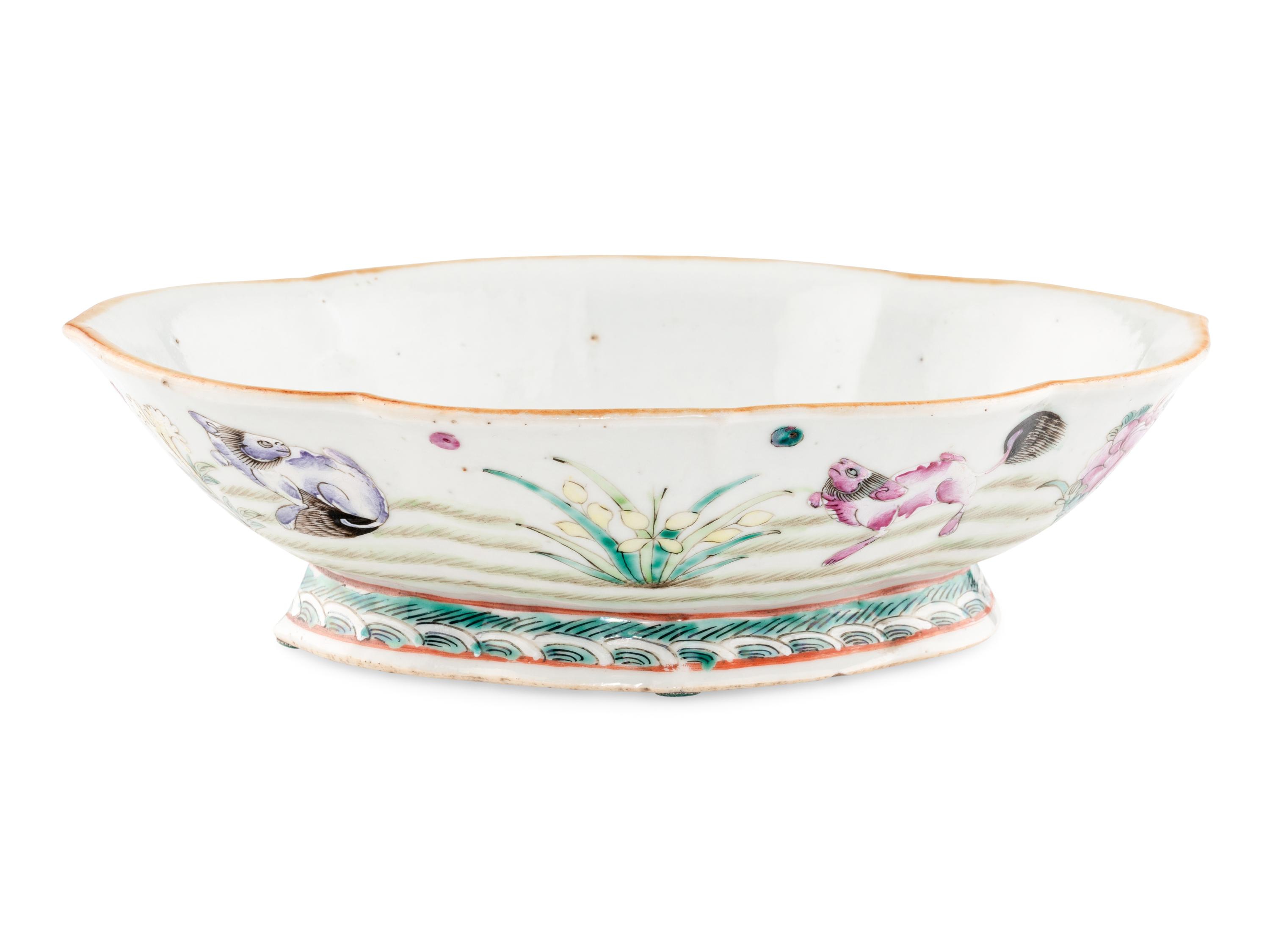 A Chinese Export Porcelain Dish
