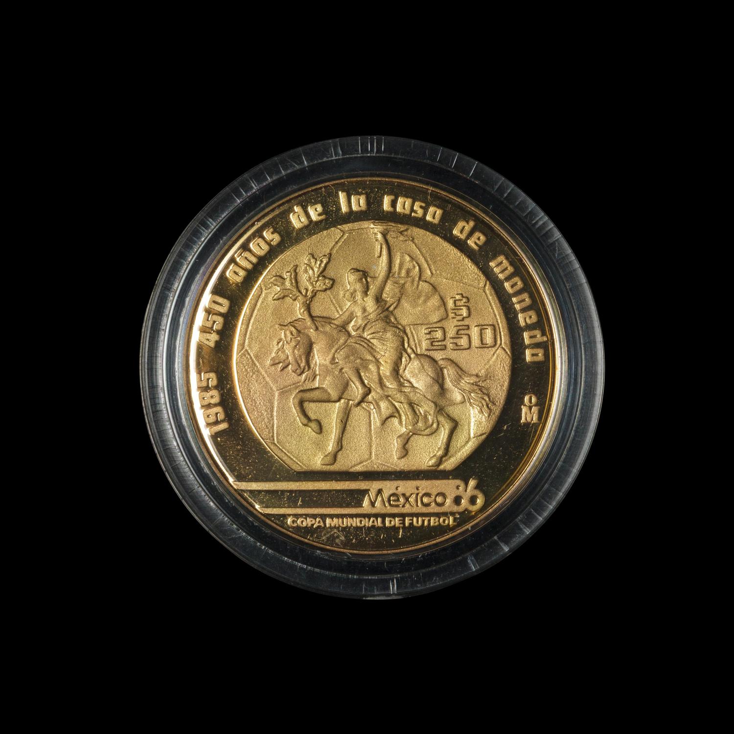 [MEXICO] A 1986 World Cup Commemorative 250 Peso Gold Proof