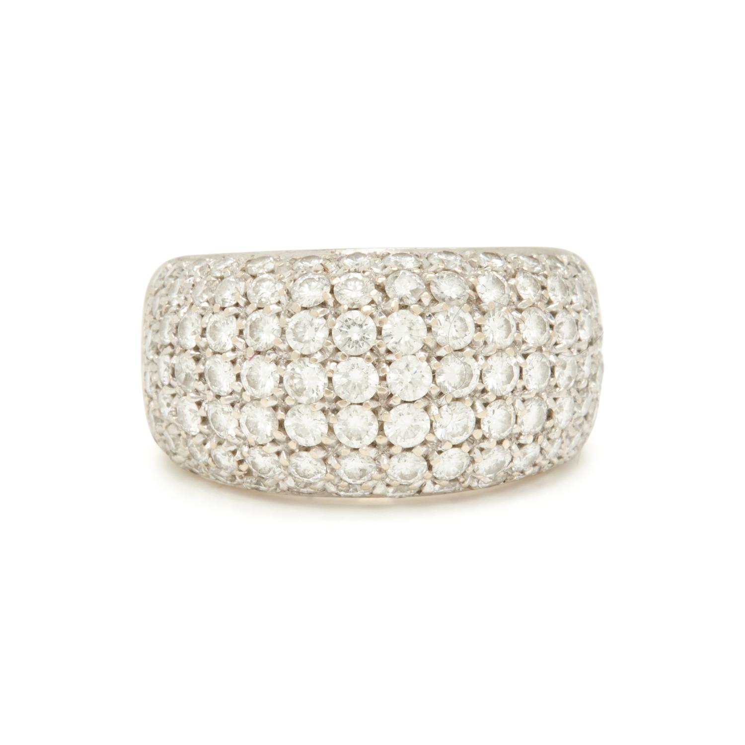 WHITE GOLD AND DIAMOND RING