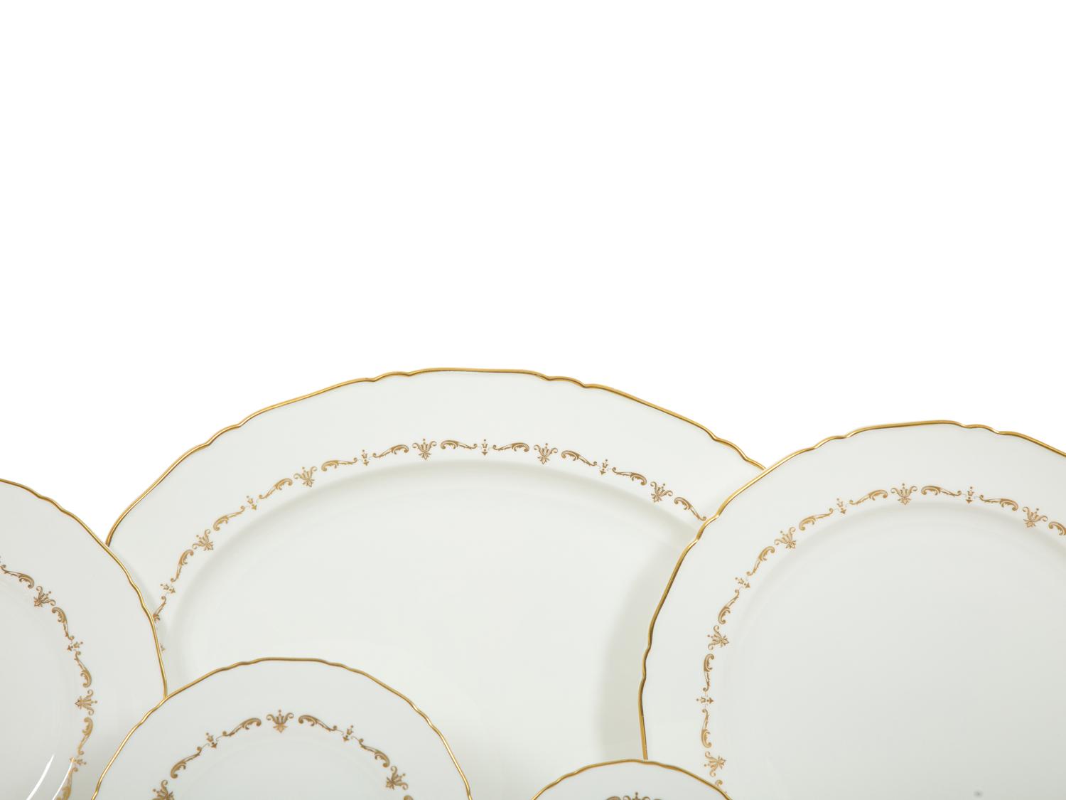 A Royal Worcester Gold Chantilly Porcelain Dinner Service