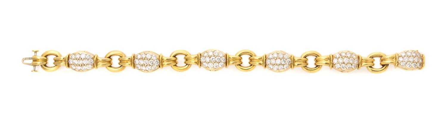 An 18 Karat Yellow Gold and Diamond Bracelet, 21.00 dwts.